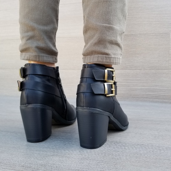 Pointy Toe Black Ankle Boots w/ Buckles-B - Picture 2 of 8